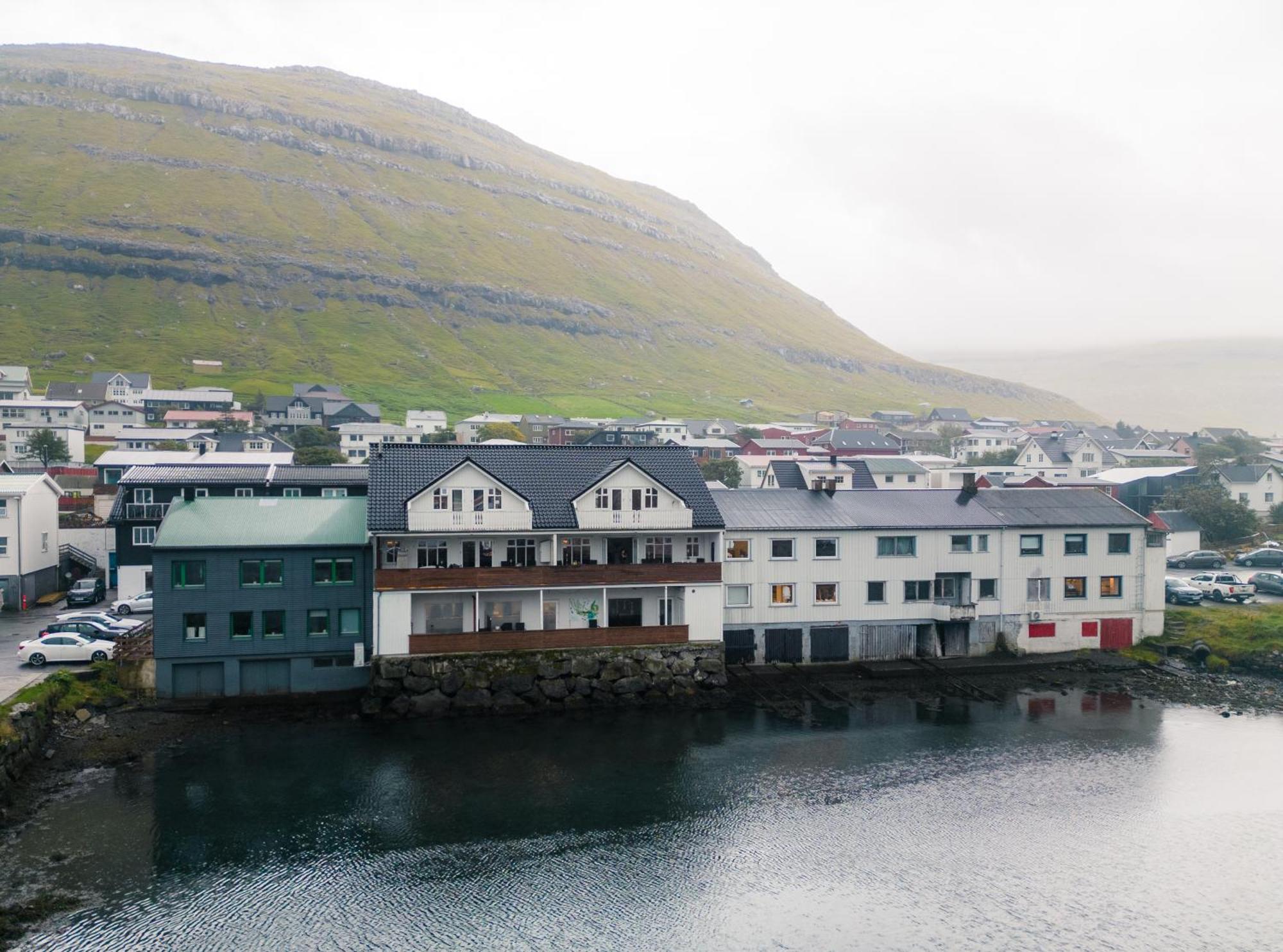 Spacious City Center Home By The Sea Klaksvík Exteriér fotografie
